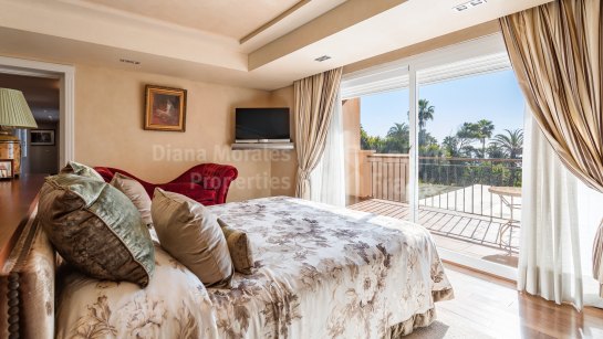 Villa en venta en Beach Side New Golden Mile, Estepona Este