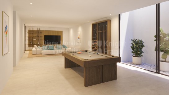 Villa for sale in Estepona Golf, Estepona West