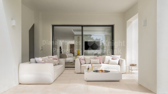 Villa for sale in Marbesa, Marbella East