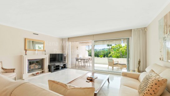 Apartment for sale in Los Granados Golf, Nueva Andalucia