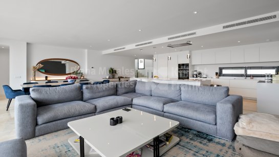 Villa for sale in Cabopino, Marbella East