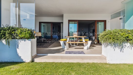 Apartamento Planta Baja en venta en Doncella Beach, Estepona