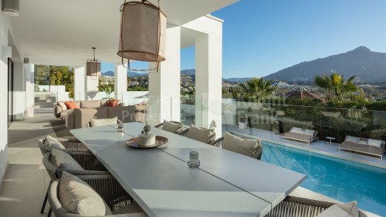 Villa zum Verkauf in Los Naranjos de Marbella, Nueva Andalucia