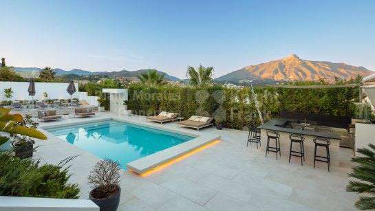Villa en venta en Los Naranjos de Marbella, Nueva Andalucia