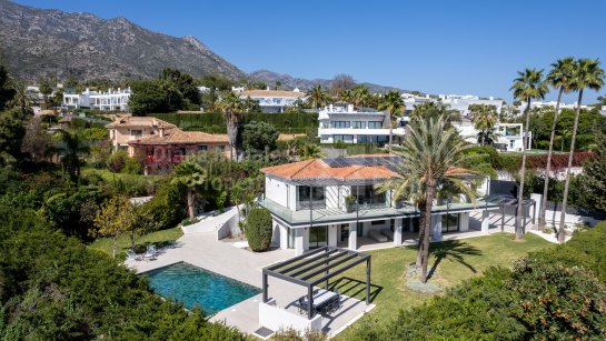 Villa en venta en Nagüeles, Marbella Milla de Oro