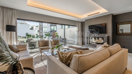Town House for sale in New Golden Mile, Estepona East