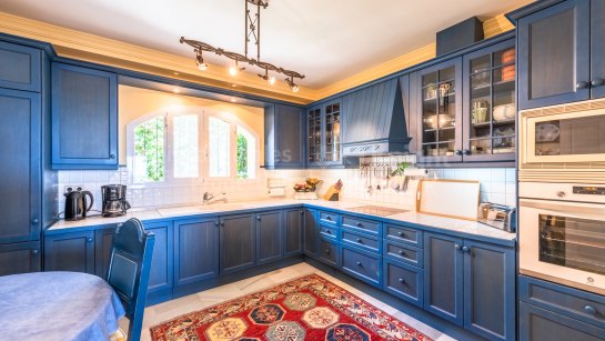 Town House for sale in Marbella Hill Club, Marbella Golden Mile