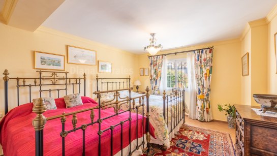 Town House for sale in Marbella Hill Club, Marbella Golden Mile
