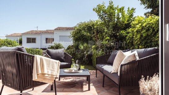Town House for sale in Parcelas del Golf, Nueva Andalucia