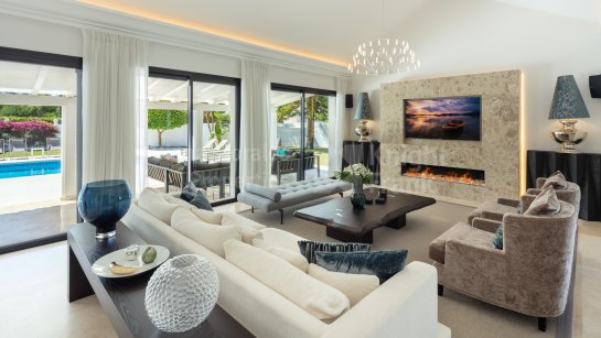 Villa zum Verkauf in Parcelas del Golf, Nueva Andalucia
