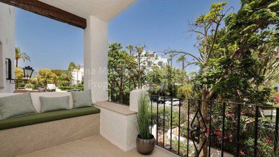 Apartment for sale in Alcazaba, Puerto Banus