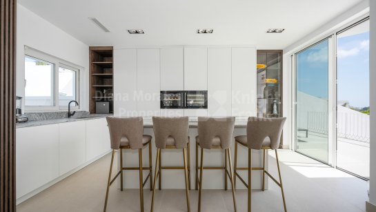 Villa en venta en Haza del Conde, Nueva Andalucia