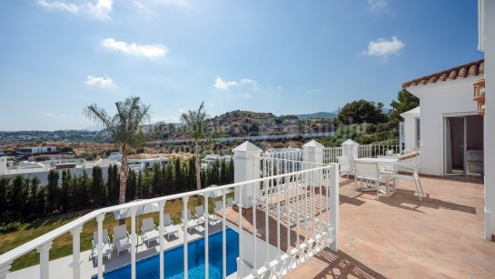 Villa en venta en Haza del Conde, Nueva Andalucia