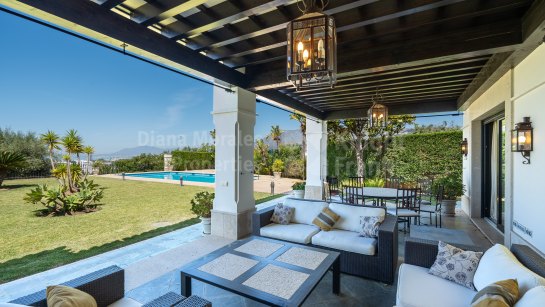 Villa for sale in Santa Clara, Marbella East