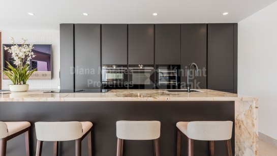 Penthouse for sale in Dominion Beach, Estepona