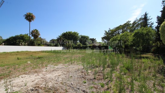Grundstück zum Verkauf in Guadalmina Baja, San Pedro de Alcantara