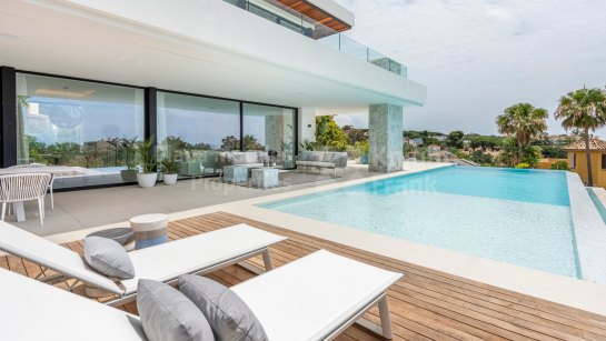 Villa en venta en Carib Playa, Marbella Este