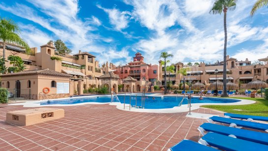 Hotel en venta en La Cartuja del Golf, Estepona