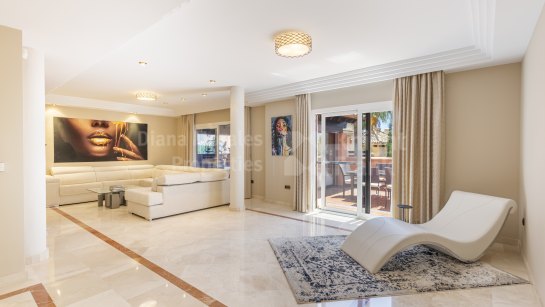 Zweistöckiges Penthouse zum Verkauf in Sierra Blanca, Marbella Goldene Meile