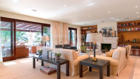 Duplex Penthouse à vendre à Los Monteros Playa, Marbella Est