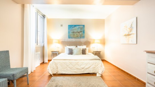 Villa for sale in Los Naranjos Golf, Nueva Andalucia