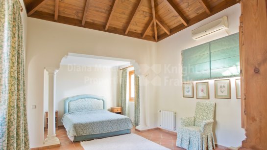 Villa en venta en Cascada de Camojan, Marbella Milla de Oro