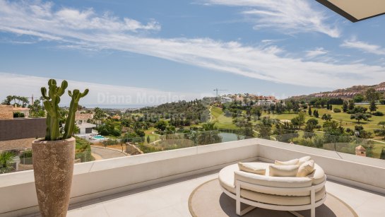 Villa for sale in La Alqueria, Benahavis