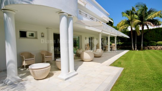Villa for sale in Altos Reales, Marbella Golden Mile