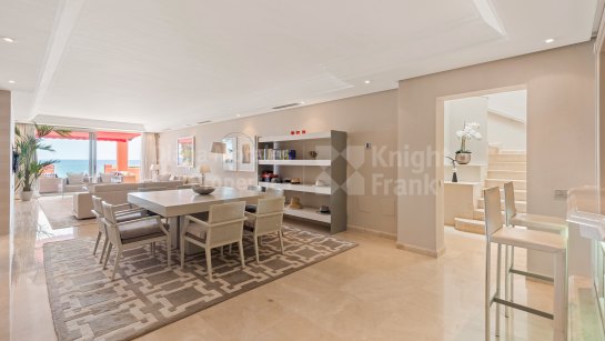 Zweistöckiges Penthouse zum Verkauf in La Reserva de los Monteros, Marbella Ost