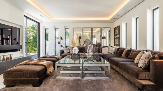 Villa en venta en Casablanca, Marbella Milla de Oro