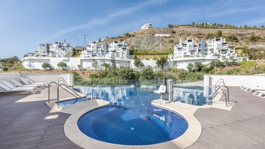 Penthouse for sale in La Quinta, Benahavis
