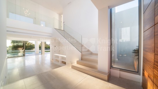 Villa en venta en Santa Clara, Marbella Este