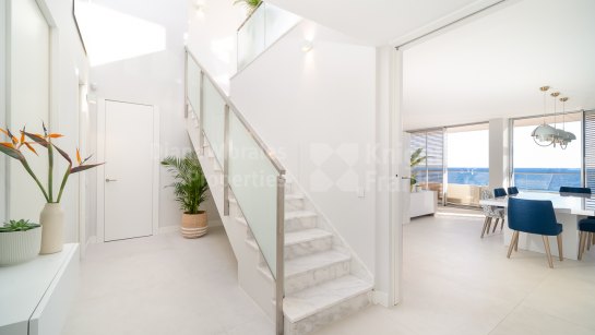 Пентхаус дуплекс на продажу в Estepona Playa, Эстепона