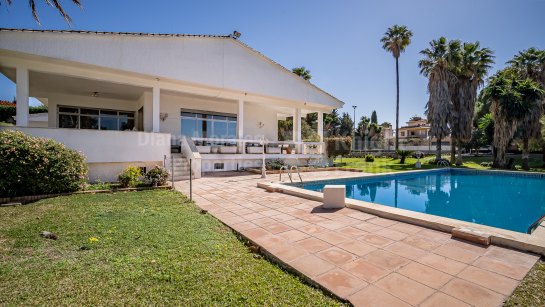 Villa for sale in El Mirador, Marbella City