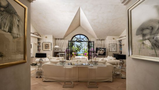 Villa for sale in Sierra Blanca, Marbella Golden Mile