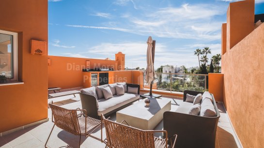 Zweistöckiges Penthouse zum Verkauf in La Cerquilla, Nueva Andalucia