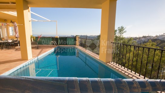 Villa for sale in Aldea Dorada, Nueva Andalucia