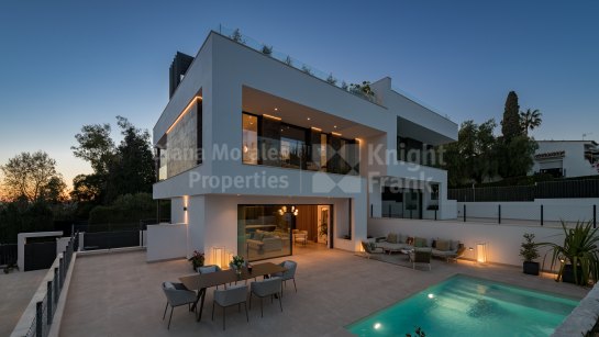 Villa for sale in Balcones de Sierra Blanca, Marbella Golden Mile