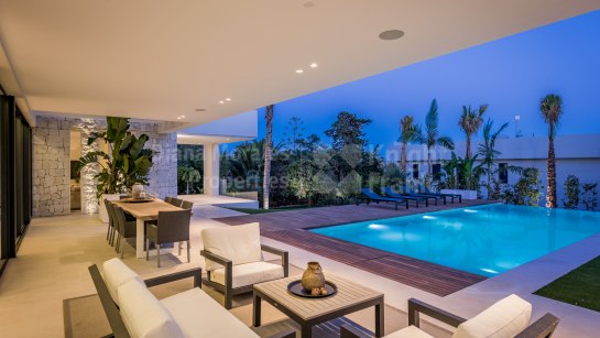 Villa for sale in Marbesa, Marbella East