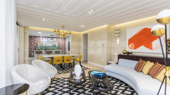 Penthouse for sale in Estepona Playa
