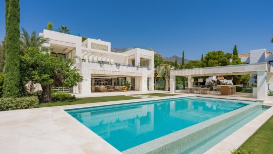 Villa for sale in Altos Reales, Marbella Golden Mile