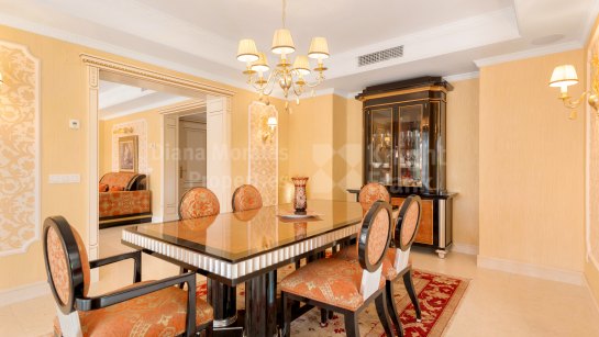 Villa for sale in Lomas de Magna Marbella, Marbella Golden Mile