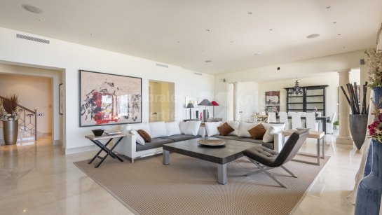Duplex Penthouse for sale in Los Monteros Playa, Marbella East