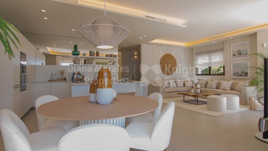 Einfamilienhaushälfte zum Verkauf in New Golden Mile, Estepona