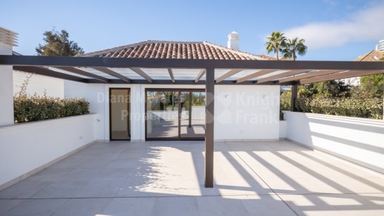 Zweistöckiges Penthouse zum Verkauf in Las Lomas del Marbella Club, Marbella Goldene Meile