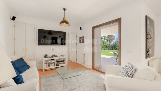 Villa for sale in Pavona Real, Marbella City