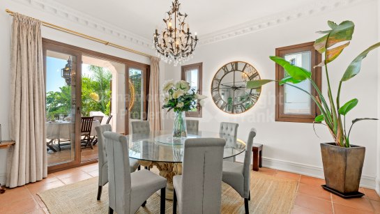 Villa for sale in Pavona Real, Marbella City