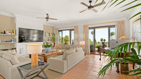 Villa for sale in Pavona Real, Marbella City
