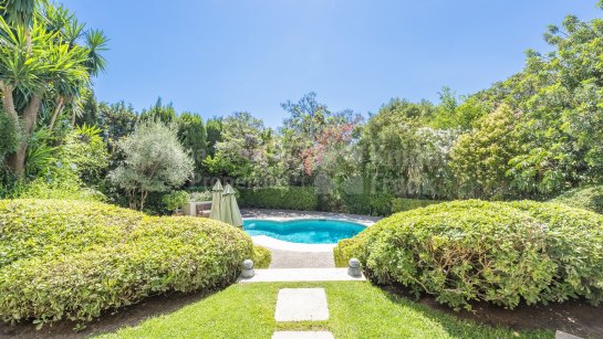 Villa en venta en Marbella Hill Club, Marbella Milla de Oro