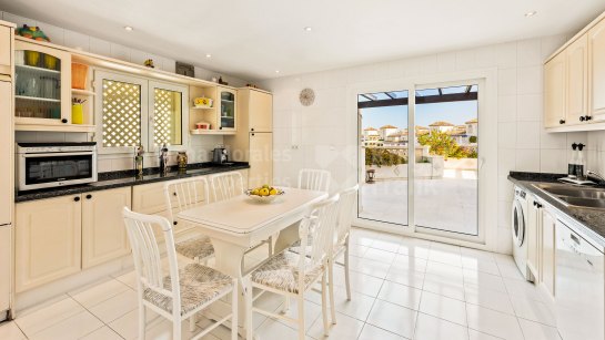 Atico Duplex en venta en Playas del Duque, Puerto Banus